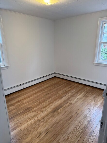 Building Photo - 28 Chestnut St