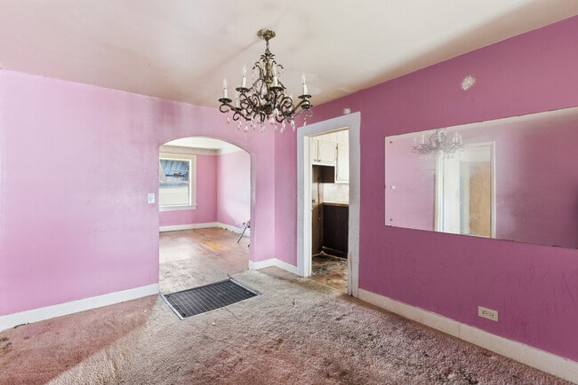 Building Photo - 502 64th St