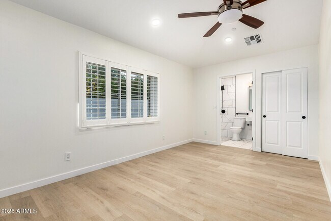 Building Photo - 1606 W Keim Dr