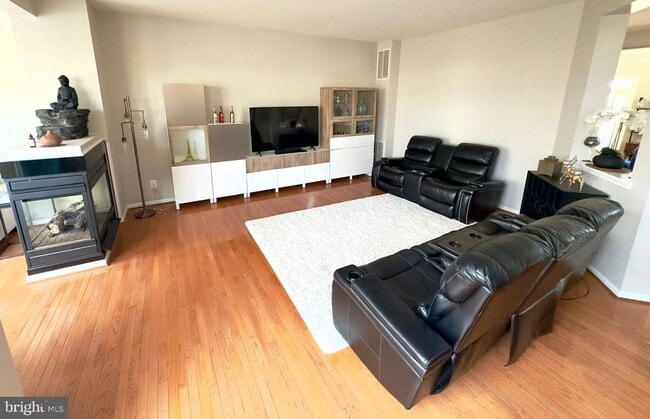 Building Photo - 43220 Becontree Terrace