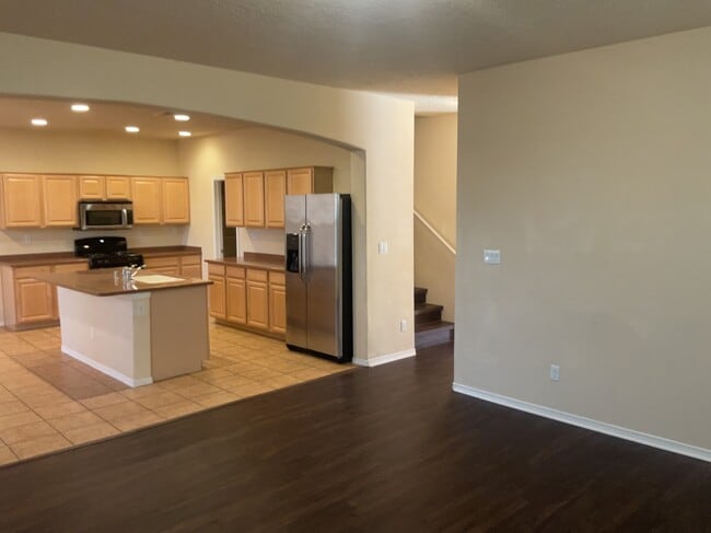 Building Photo - 3635 Buckskin Loop NE