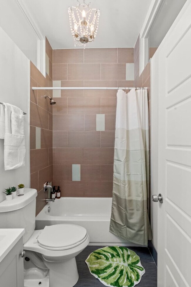 Building Photo - 826 N Broad St