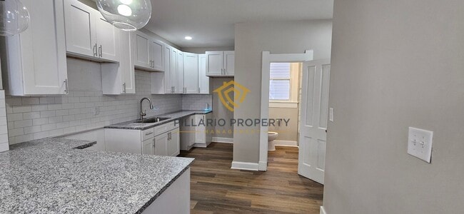 Building Photo - Renovated 3-Bedroom Gem Near Downtown Indy, Available NOW!