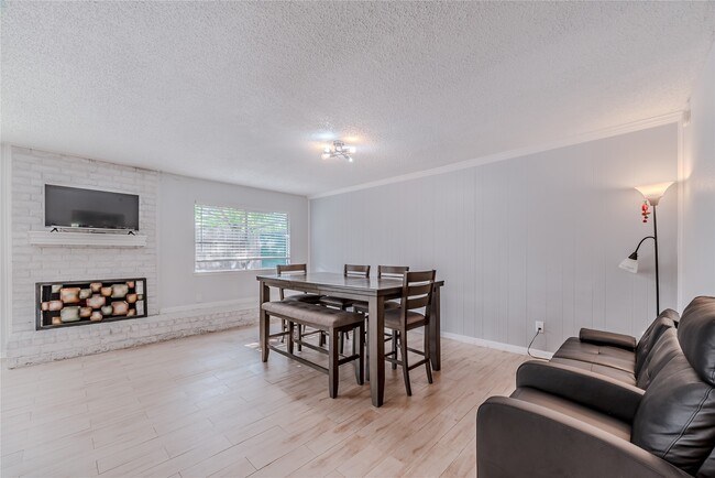 Building Photo - 14228 Misty Meadow Ln