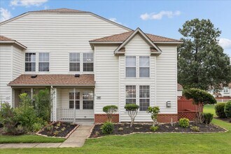 Building Photo - 107 Post Oak Rd