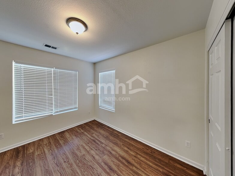 Building Photo - 5532 N Jebel St