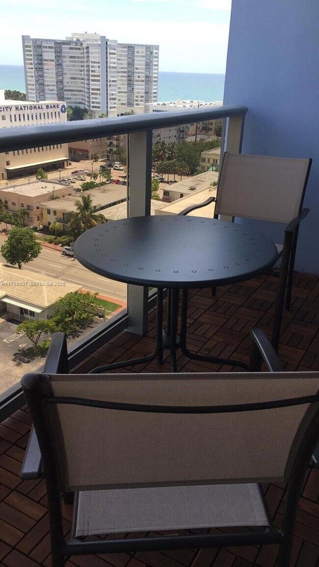 Building Photo - 401 69th St