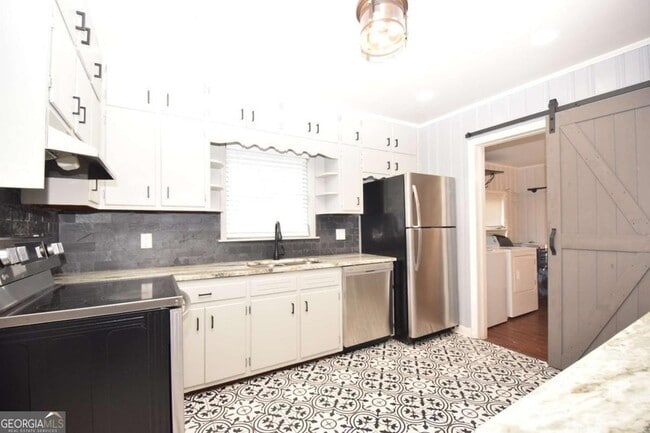 Building Photo - 3116 Jackson St