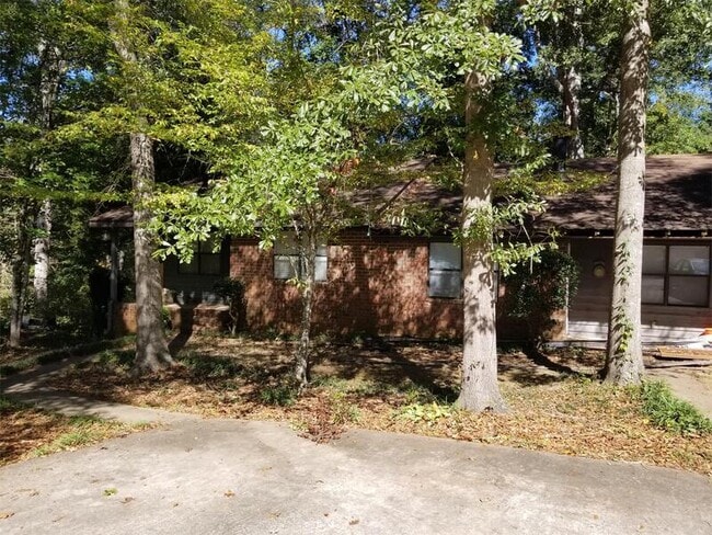 Building Photo - 1060-1062 Sourwood Ct