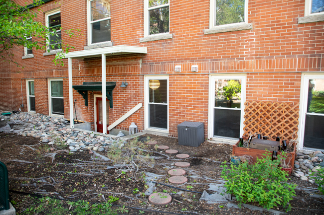 Building Photo - 3249 W Fairview Pl
