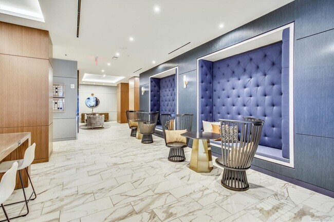 Building Photo - Fabulous 1 Bed/1 Bath condo at The Avidian...
