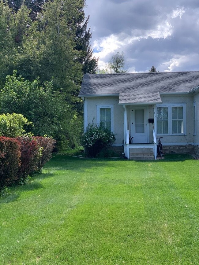 Building Photo - Lovely 1 Bedroom 1 Bathroom home