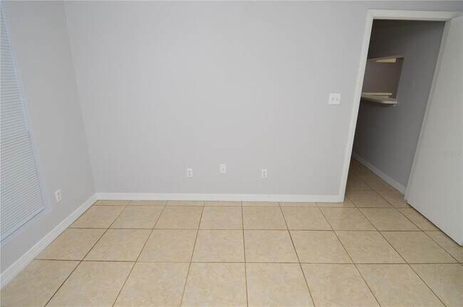 Building Photo - 8643 Mallard Reserve Dr