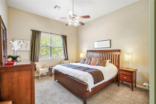 Building Photo - 174 Black Swan Pl