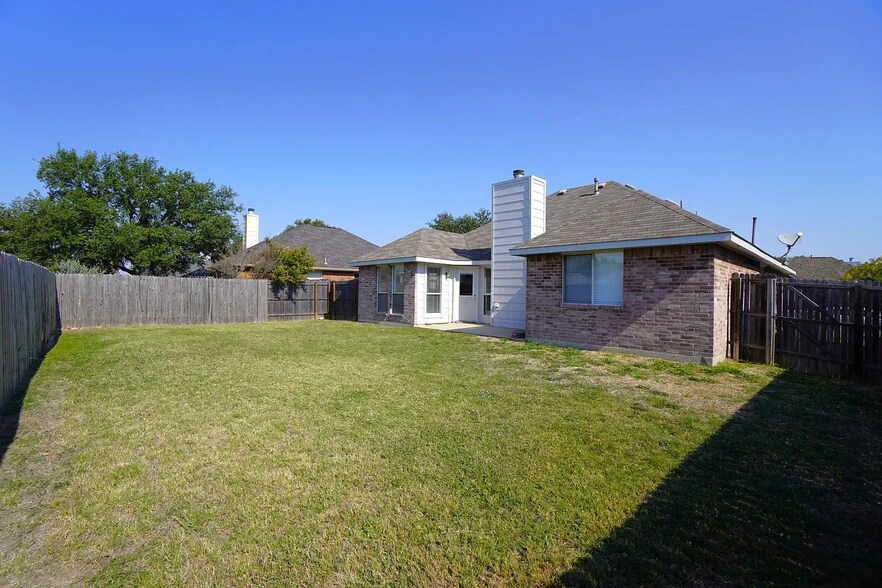 Building Photo - 137 Magnolia Ln