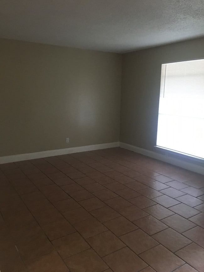 Building Photo - Vivien at Mueller