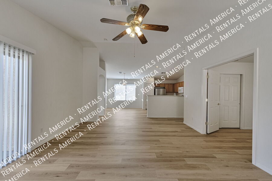 Building Photo - 8421 S Burien Rd