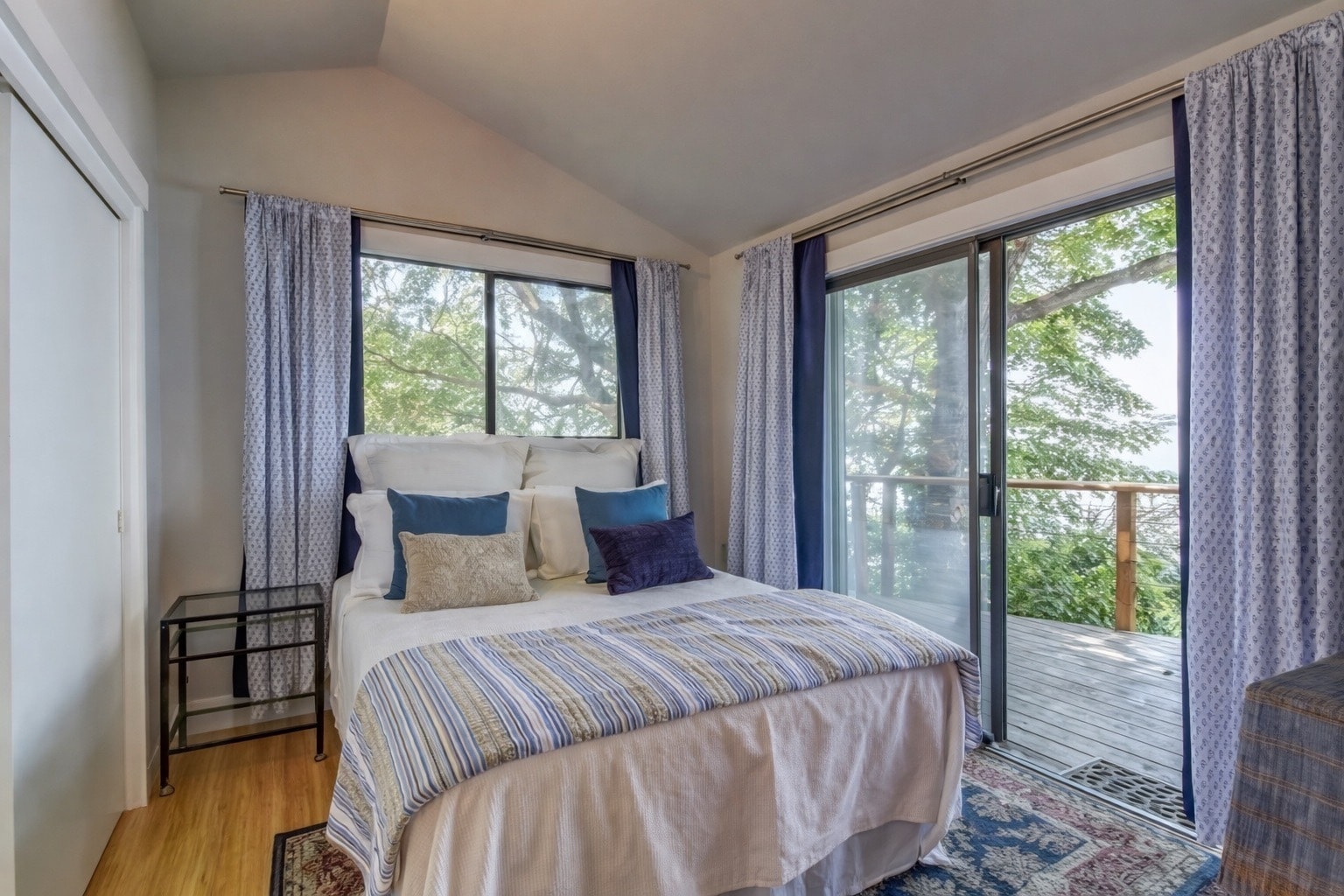 Building Photo - 8232 SW Hawthorne Ln