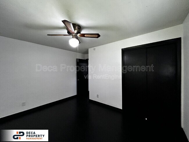 Building Photo - 2312 Shields Ave