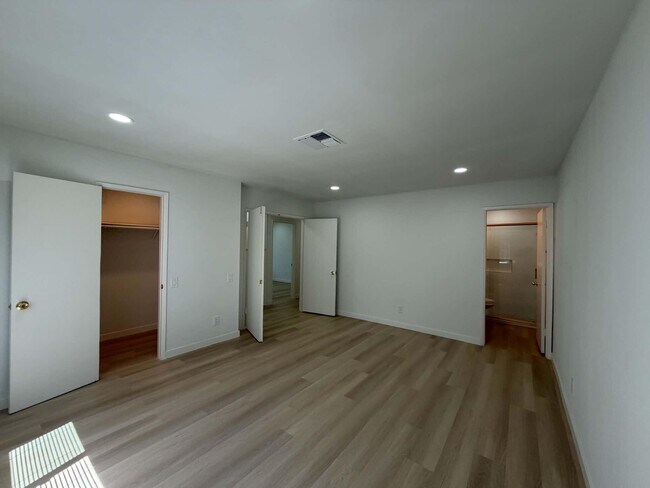 Building Photo - 69150 San Susanna Ave