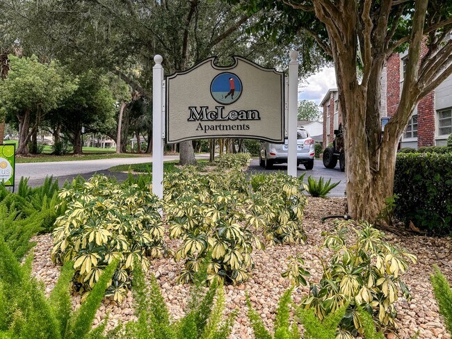 Building Photo - McLean Fairway 3036B