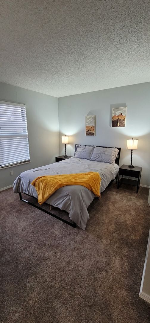 Building Photo - Charming Westside 2 Bedroom- pet friendly