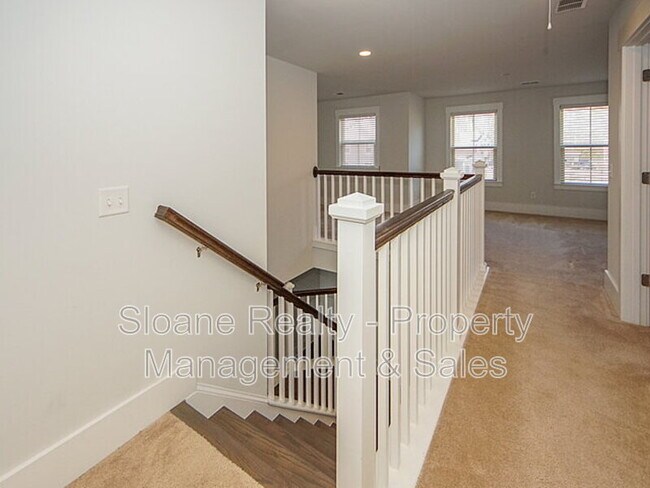 Building Photo - 2874 Stonestown Dr
