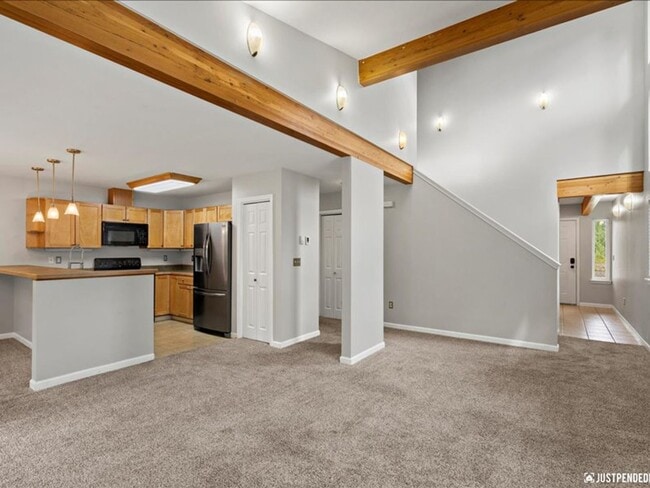 Building Photo - Timber Ridge Townhome