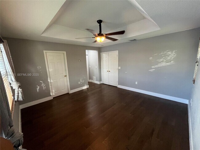 Building Photo - 4790 SW 165th Ave