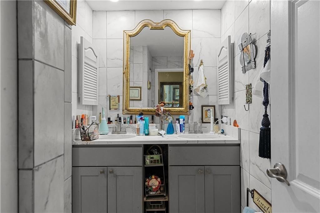 Building Photo - 1204 Capella S