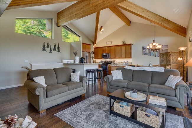 Primary Photo - Lakeview condo in Incline Village