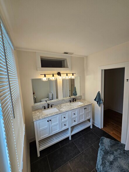 bath master - 308 E Leigh St