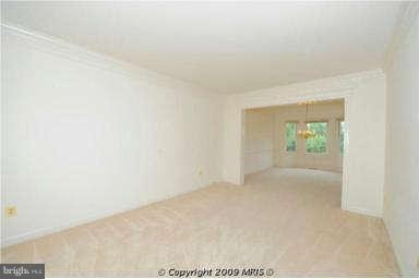 Building Photo - 2123 Queensguard Rd