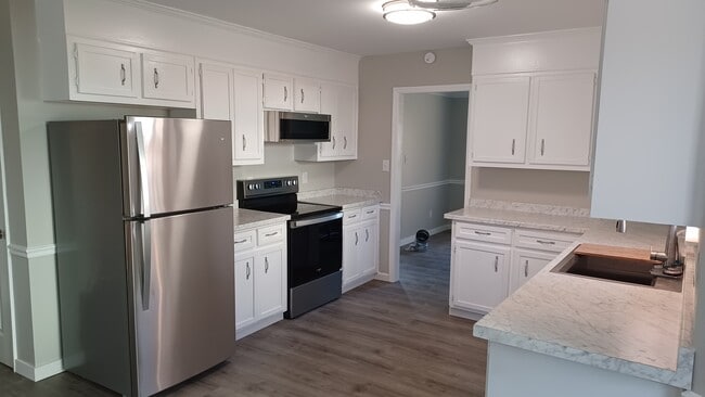 Building Photo - 521 Fairfield Way