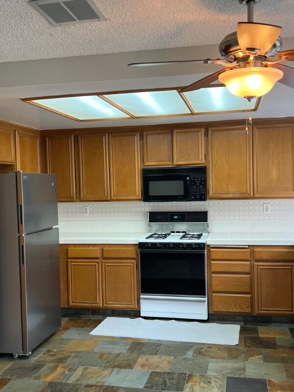 Building Photo - 4874 Thille St