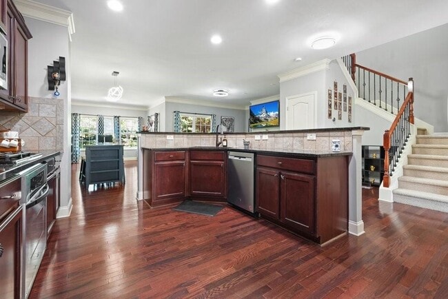 Building Photo - 3888 Fairhill Point