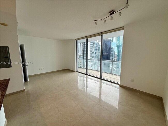 Building Photo - 1060 Brickell Ave