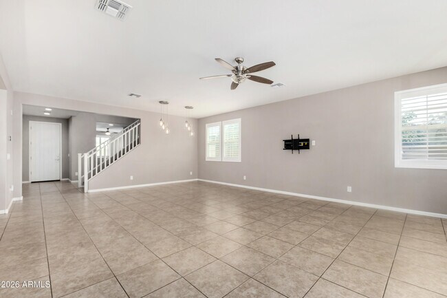 Building Photo - 1527 W Windhaven Ave