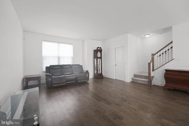 Building Photo - 1310 Carrick Ct