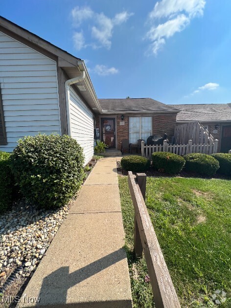 Building Photo - 3543 Chesapeake Dr