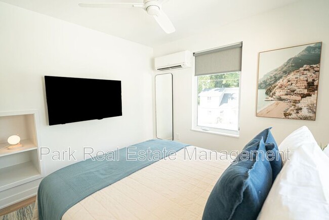 Building Photo - 901 E Edenton St