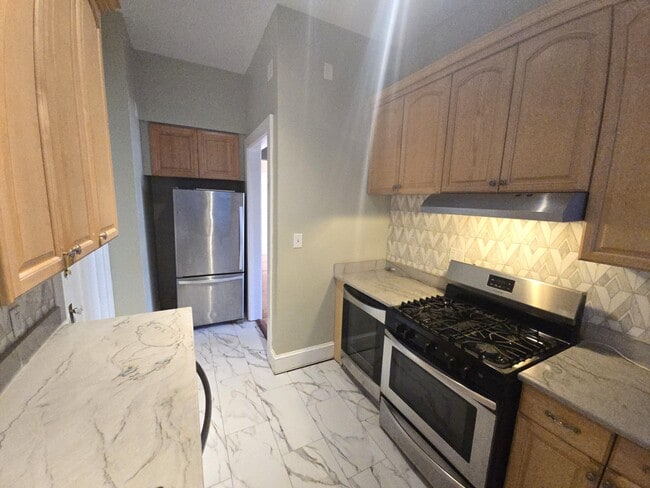 Building Photo - 800 Graydon Ave