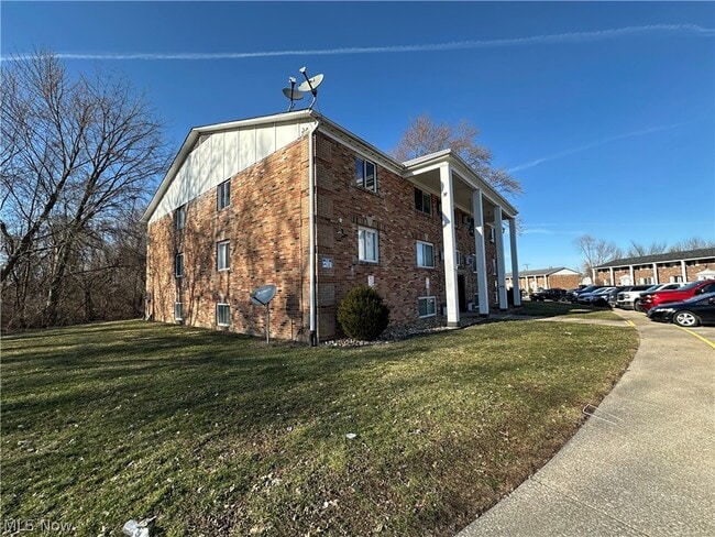 Building Photo - 676 S Shore Ct