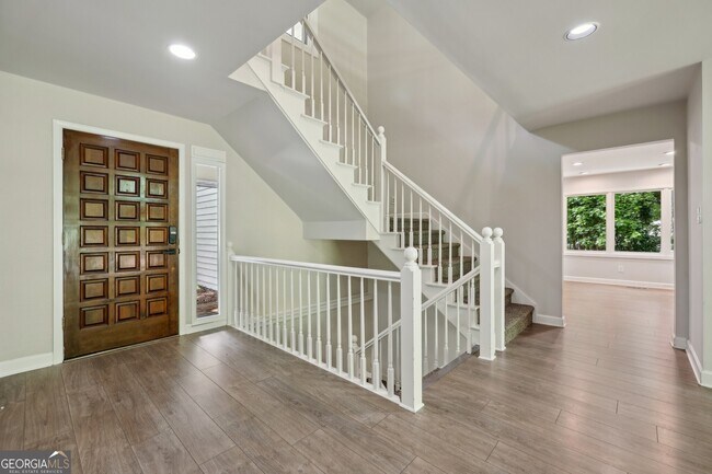 Building Photo - 110 Westchester Way