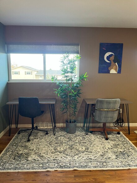 Building Photo - 355 Gray St