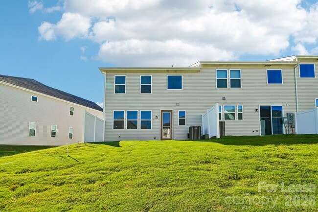 Building Photo - 15618 Little Bluestem St