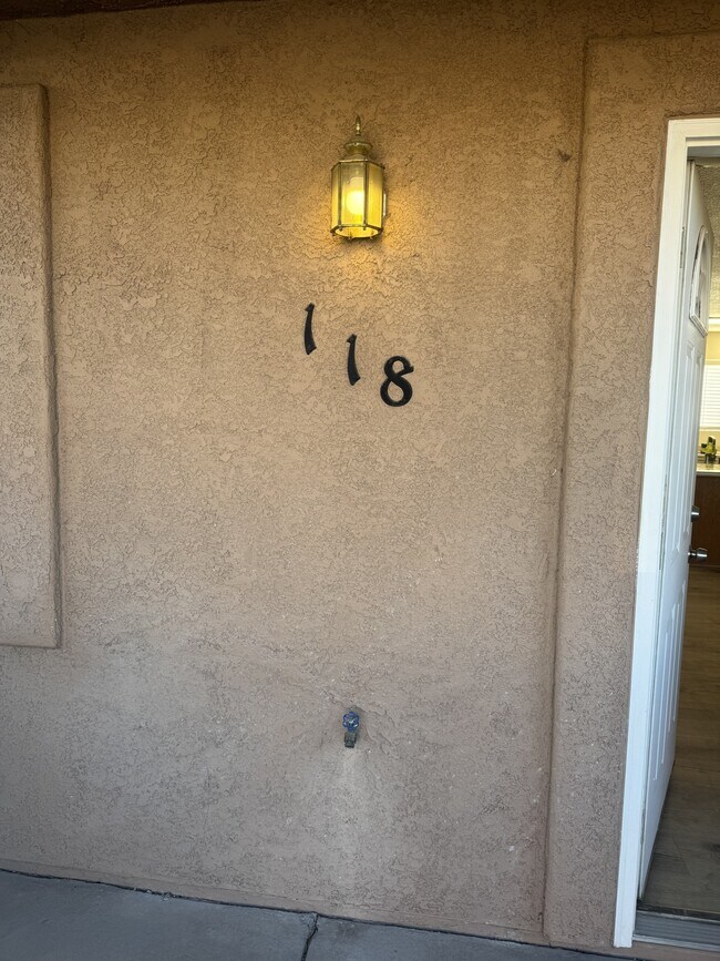 Building Photo - 1122 E 300 S