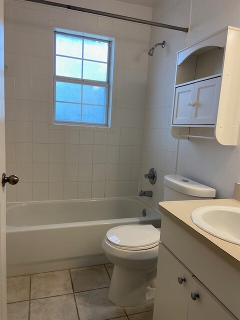 Building Photo - 25464 SW 20 Ave