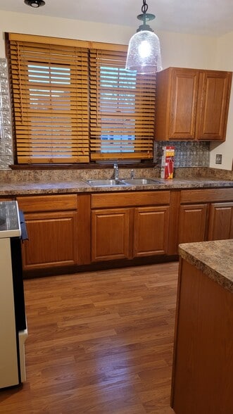 Kitchen - 1205 Cornell Dr