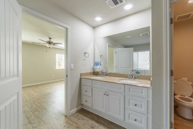 Building Photo - 10126 Relic Oaks